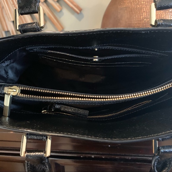 Tory Burch Robinson Handbag - Picture 3 of 5